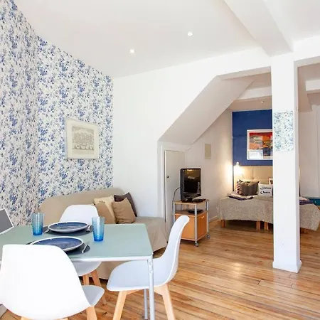Alfama Iii - French Balcony And Smart Check-in * Lisbon