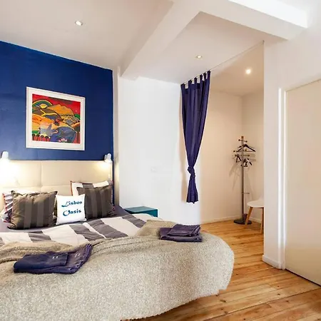 Alfama Iii - French Balcony And Smart Check-in Apartment Lisbon
