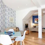 Alfama Iii - French Balcony And Smart Check-in * Lisboa